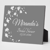 グレーモダンとホワイトのフローラブライダルシャワー表 フォトプラーク (側面)