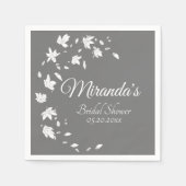 グレーモダンとホワイトのフローラブライダルシャワー スタンダードカクテルナプキン (正面)