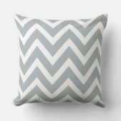 グレーモダンとホワイトシェブロンのストライプ クッション (正面)
