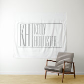 グレーモダンのイニシャルと名前のロゴ タペストリー (インサイチュ(横))