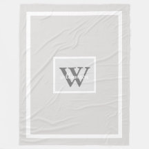 グレーモダンのシンプルイニシャルと名前のフリースブランケット