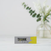 グレーモダンイエロースクリプトあり スキニー名刺 (スタンド正面)