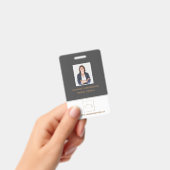 グレーモダンエステート実在エージェントの写真 バッジ (手持ち)