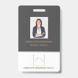 グレーモダンエステート実在エージェントの写真 バッジ