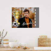 グレーモダンサッカースポーツ写真と彼の名前 ポスター (キッチン)