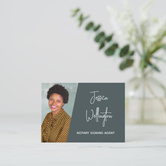 グレーモダンシグネチャースクリプト公証人弁護士の写真 名刺 (スタンド正面)