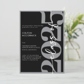 グレーモダンタイポグラフィ卒業発表 招待状 (スタンド正面)