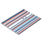 グレーモダンホワイトブルーレッドストライプモノグラム ノートブック (左側)