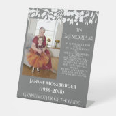 グレーモダン写真葉メモリアルの白いサイン 台座サイン (正面)