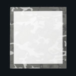 グレーモダン抽象芸術迷彩柄カモフラージュ ノートパッド<br><div class="desc">薄い灰色、中の灰色、濃い灰色（灰色）の迷彩模様のメモ帳。カスタマイズ。シックモダンでクラシックな迷彩柄メモ帳で毎日を楽しめる。</div>