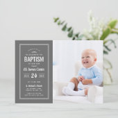 グレーモダン男の赤ちゃんフォトバプテスマ 招待状 (スタンド正面)