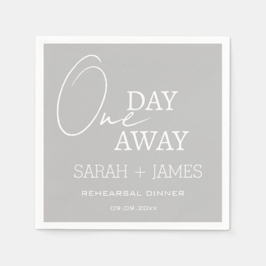 グレーモダン結婚の1日のリハ遠くにーサルディナー スタンダードカクテルナプキン (正面)