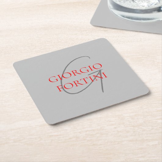 グレーレッドあなたの名前イニシャルモノグラムモダン スクエアペーパーコースター (アングル)