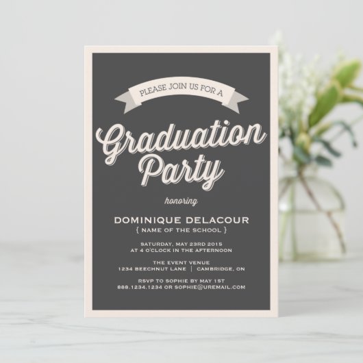 グレーレトロタイポグラフィ卒業パーティ招待状 招待状 (スタンド正面)
