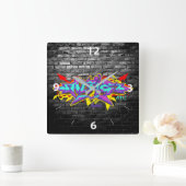 グレーレンガ付きグラフィティレタリングのアルフィー スクエア壁時計 (ホーム)