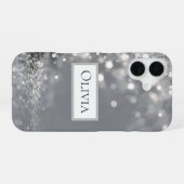 グレー地に落ちるシルバー紙吹雪 iPhone 16ケース (裏面横)