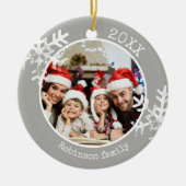 グレー家族写真スノーフレーククリスマス セラミックオーナメント (正面)