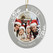 グレー家族写真スノーフレーククリスマス セラミックオーナメント (左)