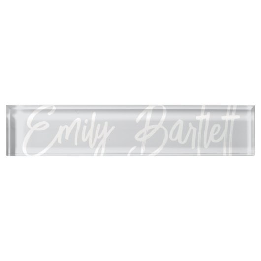 グレー淡い色のオーバーサイズ手書き デスクネームプレート (正面)