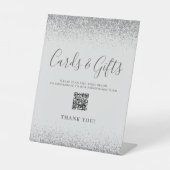 グレー淡い色のシルバーウェディングカードギフトQRコード 台座サイン (正面)