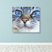 グレー猫 キャンバスプリント (インサイチュ (ウッドフロア))