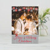グレー素朴ウッドレッド小妖精や小人ファミリーフォトクリスマス シーズンカード (スタンド正面)
