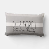 グレー素朴ストライプポーチのスクリプトファミリ名 ランバークッション (裏面)