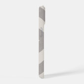 グレー素朴Xシボロンモノグラム iPhone 15ケース (右側面)