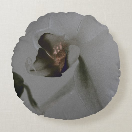 グレー芸術的トーンの花 ラウンドクッション (正面)