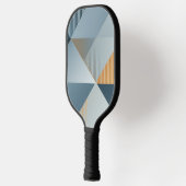 グレー表示のジオメトリ形状の背景 ピックルボールラケット (左)