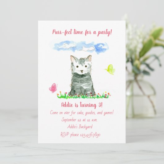グレー・キッテン・ガールの三番目の誕生日パーティーへの招待 招待状 (スタンド正面)