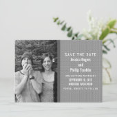 グレー バイナリーコード 写真 保存日 招待状 (スタンド正面)