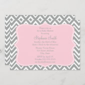 グレー、ホワイト、パステルピンクシェブロンベイビーシャワー 招待状 (正面/裏面)