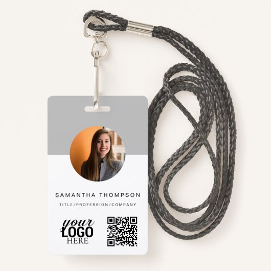 グレーQRコードビジネスロゴIDカードビジネス バッジ (正面ランヤード)