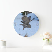 グレ飛んでいるー素晴らしフクロウ野生生物写真ポートレートI ラージ壁時計 (ホーム)