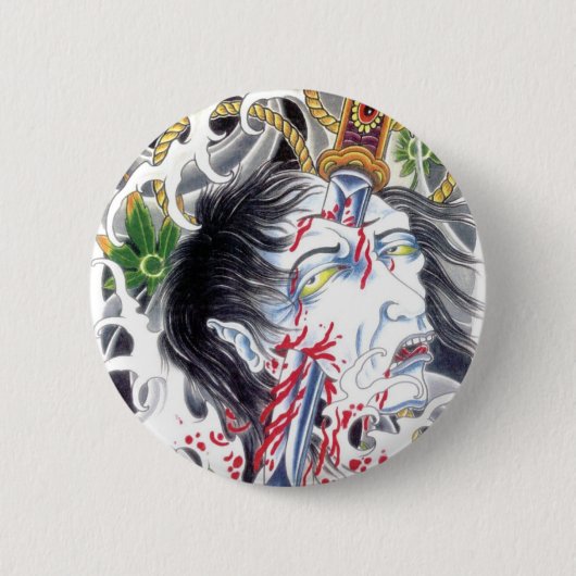 グロテスクな頭部と剣 缶バッジ (正面)