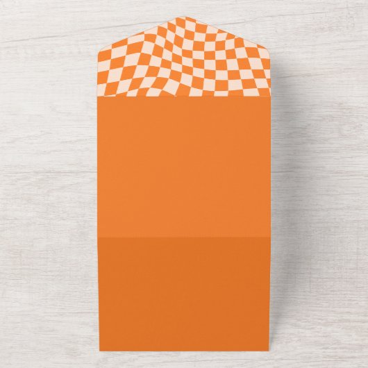 グローウィーオレンジ チェックのユニークなモダンウェディング オールインワン招待状 (外側)