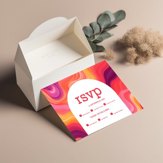 グローウィー レトロ ピンクとオレンジのアーチ ウェディング 出欠カード