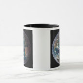 グローバルデータを示す地球の全体像2 マグカップ (中央)