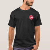 グローバルトラベラー – Made In Danmark |デンマーク(編集) Tシャツ (正面)