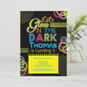 グローパーティの招待状。暗い誕生日に光りましょう 招待状 (スタンド正面)