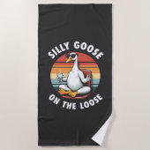 グースオンザルーズ間抜け瞑想ヨガレトロ ビーチタオル (正面)