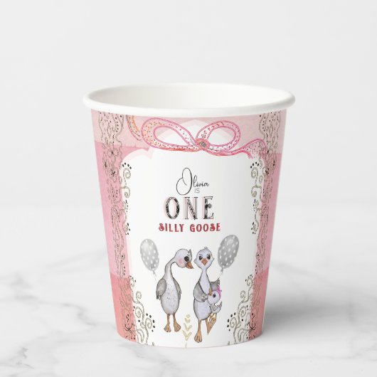 グース間抜けファミリーピンク&ボウ1歳の誕生日 紙コップ (裏面)