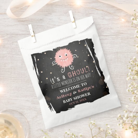 グールだ！リトルモンスターハロウィーンベビーシャワー フェイバーバッグ (クリップ留めされた状態)