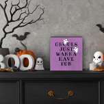 グールズジャストウィーパープルおもしろいハロウィーン ウッドボックスサイン<br><div class="desc">この怖い可愛いパーソナライズされた木製ハロウィーンアートデコールは、引用文「Ghouls just want have おもしろい」を備えている。ブラックスタイリッシュ文字とライトパープルの背景色(色は小さいカスタマイズ2つの幽霊たちである)を特徴とする。</div>