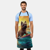 ケアンテリアビーチサーフィン絵画ズ エプロン (着用した状態)