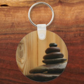 ケアン瞑想の石と木材 キーホルダー (正面)