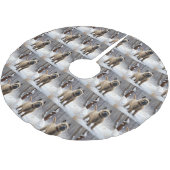 ケアン・テリアは雪のクリスマスを過ごした ブラッシュドポリエステルツリースカート (アングル)