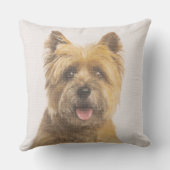 ケアーン・テリアのポートレートのフェイクな針先のデザイン クッション (裏面)