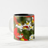 ケシ畑でデイジーになる ツートーンマグカップ (正面左)